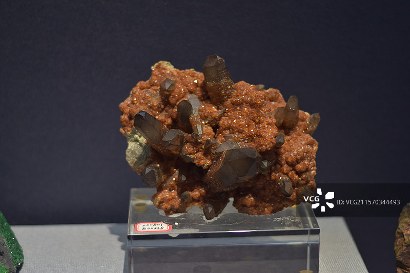 红刚玉   浙江省矿物博物馆图片素材