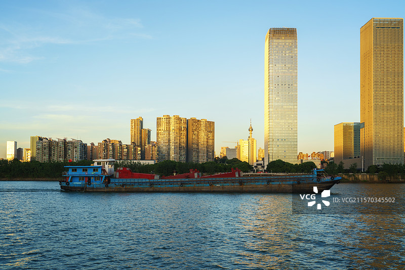 湘江上的船儿（长沙橘子洲头）图片素材