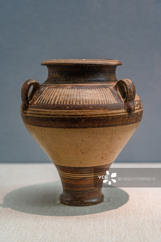 深圳博物馆展示的希腊迈锡尼文明三耳壶图片素材