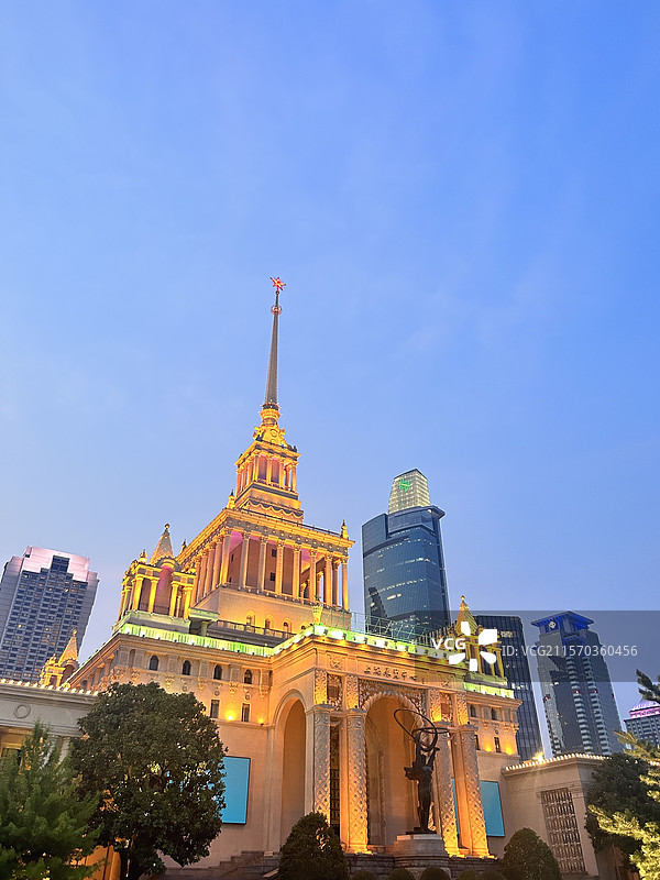 上海展览馆夜景图片素材