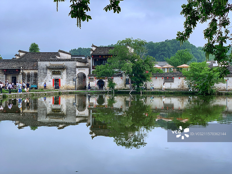 魅力倒影        摄于黟县宏村景区。图片素材