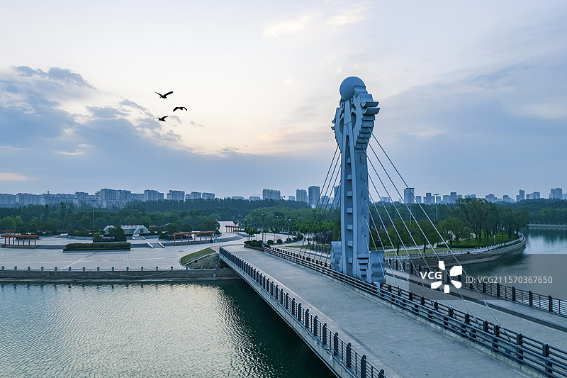 微光序章---金牛湖图片素材