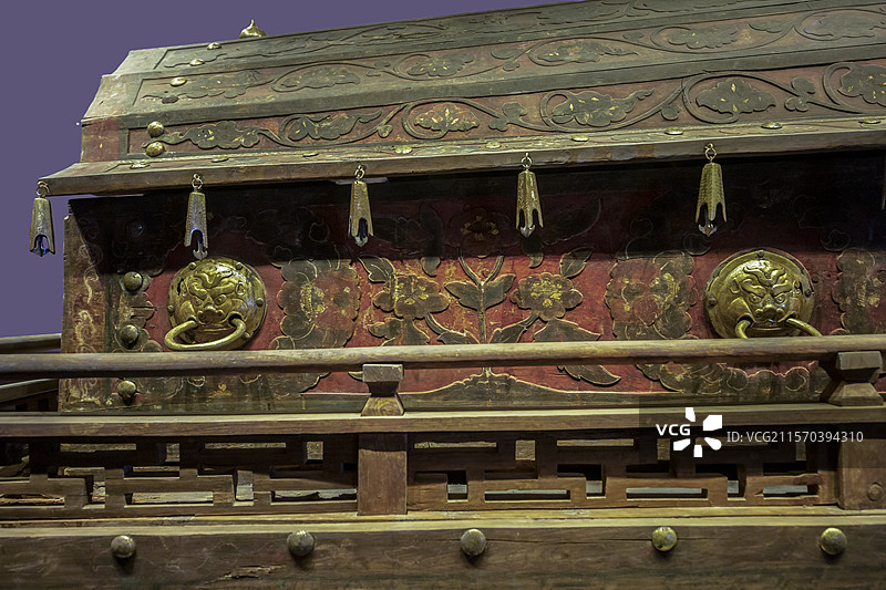 内蒙古博物院“大辽契丹”展：彩绘木棺及棺座（辽，通辽市科尔沁左翼后旗吐尔基山辽墓出土）图片素材