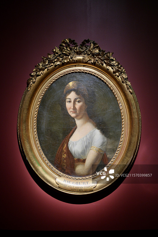 罗库尔小姐肖像油画，瑰宝启幕：法兰西喜剧院舞台珠宝臻藏展图片素材