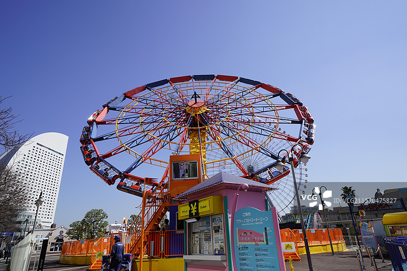 横滨港附近的游乐园图片素材