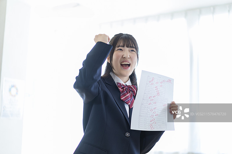 高中生考试获得满分图片素材