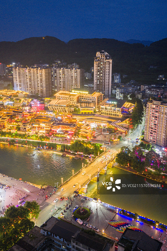湖北恩施宣恩县缤纷夜色精彩如画图片素材