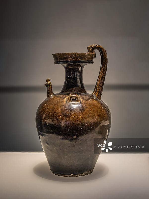 南朝德清窑黑釉鸡首壶图片素材