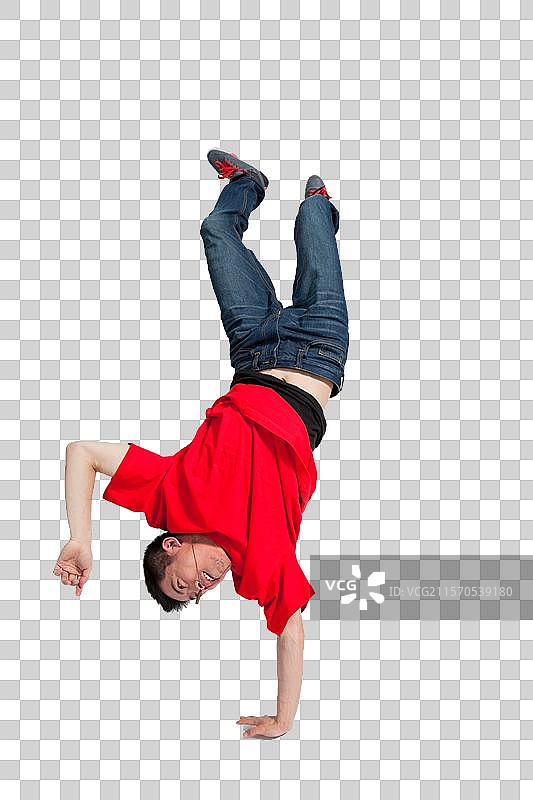 棚拍年轻男人跳街舞图片素材