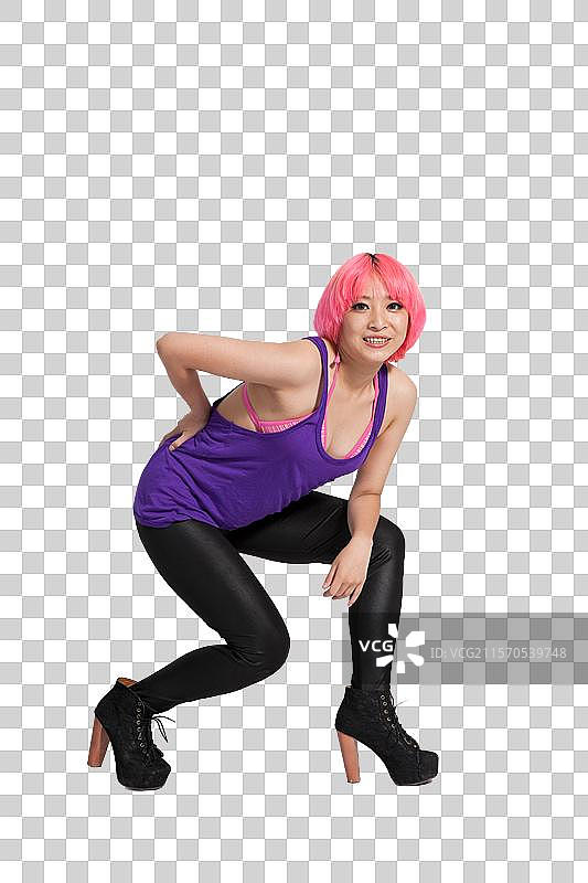 棚拍年轻女人跳街舞图片素材