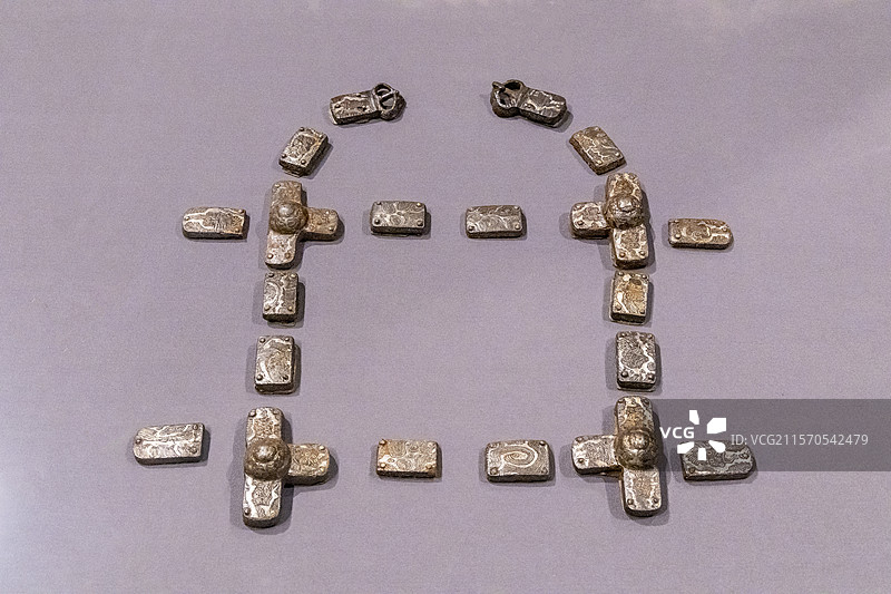 内蒙古博物院“大辽契丹”展：错金银马络头饰件（辽，赤峰市松山区大营子村驸马赠卫国王墓出土）图片素材