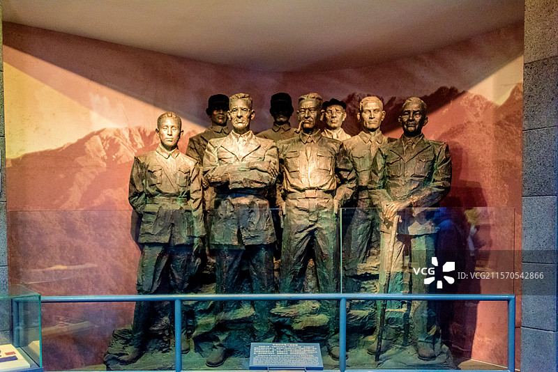 中国云南保山腾冲国殇墓园滇西抗战纪念馆内景雕塑图片素材