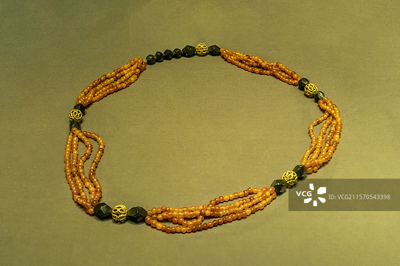 内蒙古博物院“大辽契丹”展：金坠、玛瑙、墨晶璎珞（辽，通辽市科尔沁左翼后旗吐尔基山辽墓出土）图片素材