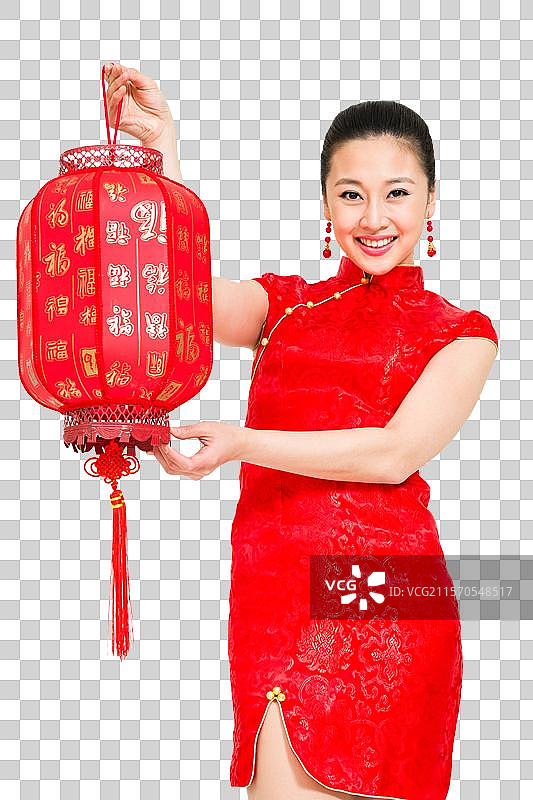 棚拍穿红色旗袍的年轻女人提着灯笼图片素材