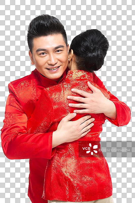 棚拍中国新年唐装男人拥抱母亲图片素材