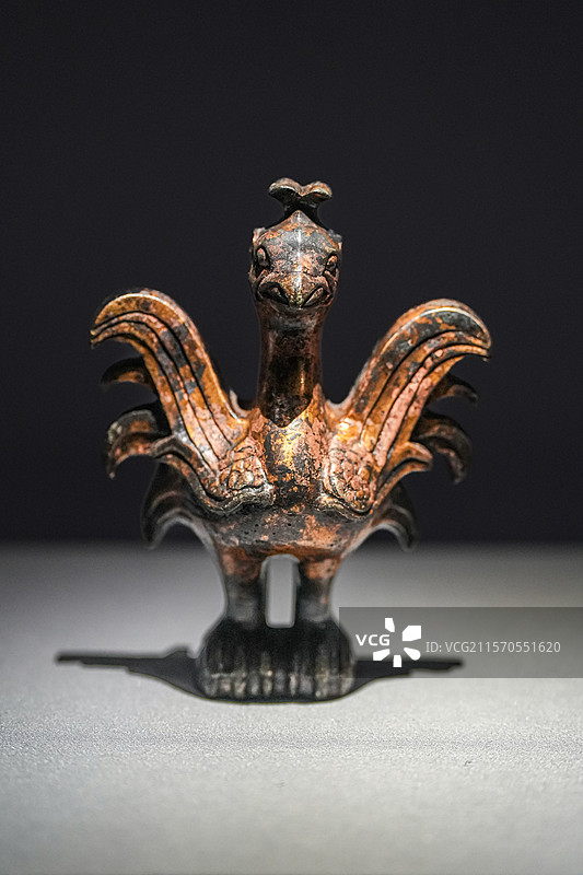 西汉 鎏金凤鸟座 平度市博物馆图片素材