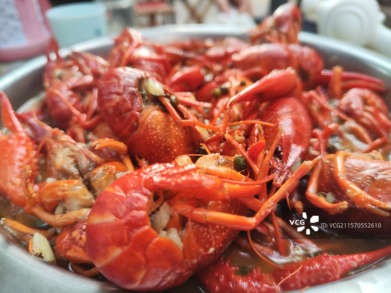 盘子里的龙虾特写镜头图片素材