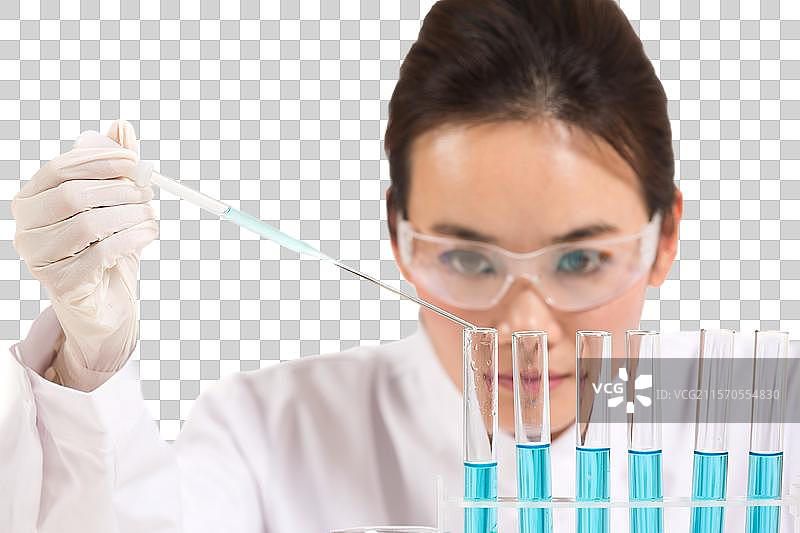 女科学家观察研究试管中的试剂图片素材