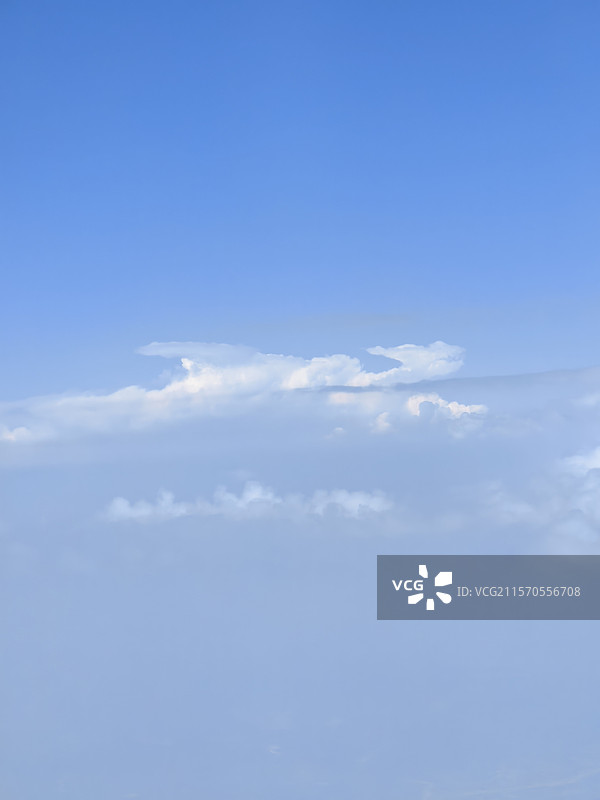 航班上看云图片素材