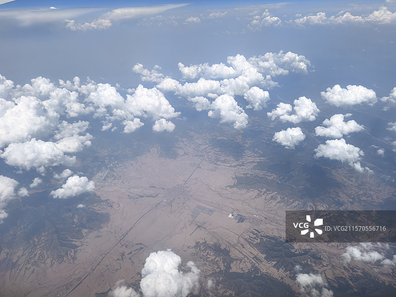 航班上看云图片素材