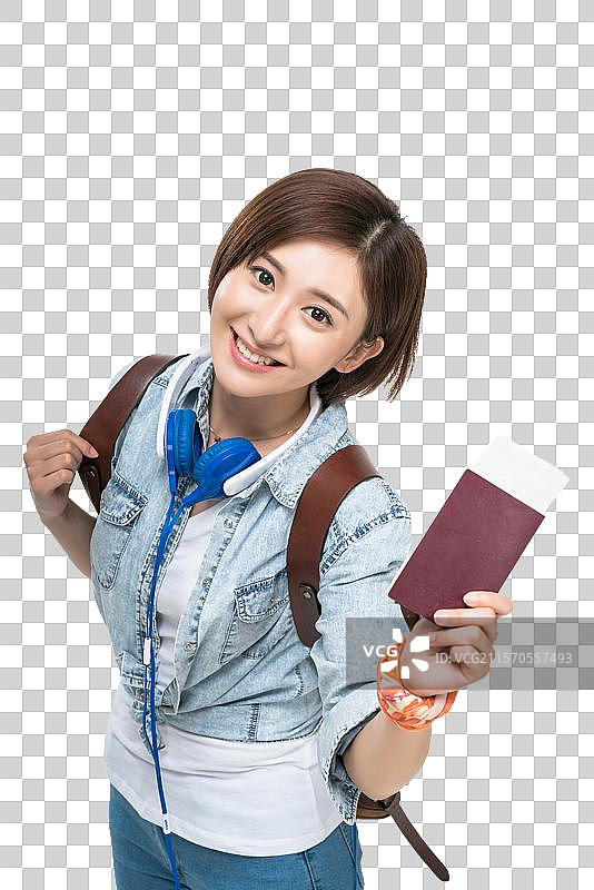 快乐的年轻女子徒步旅行图片素材