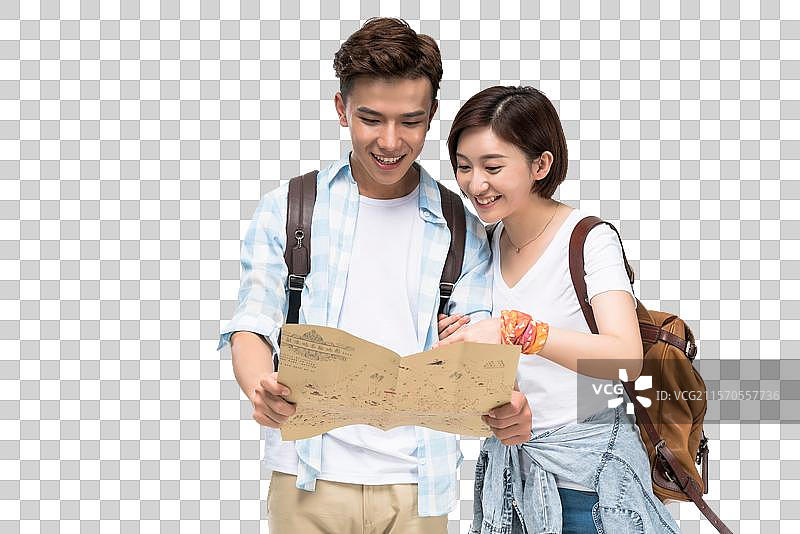 快乐的年轻情侣拿着地图图片素材
