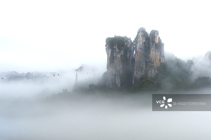 雾锁红花淌1（湖北恩施清江红花淌美景醉人）图片素材