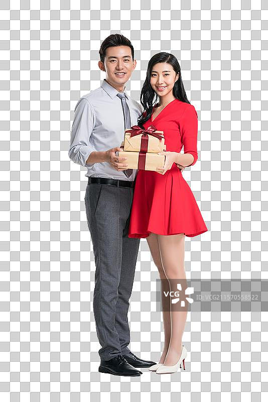 年轻情侣拥抱送礼物图片素材