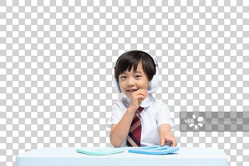 小男孩在学习图片素材