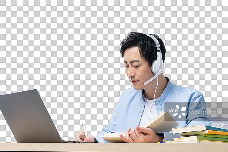 年轻男子使用电脑图片素材