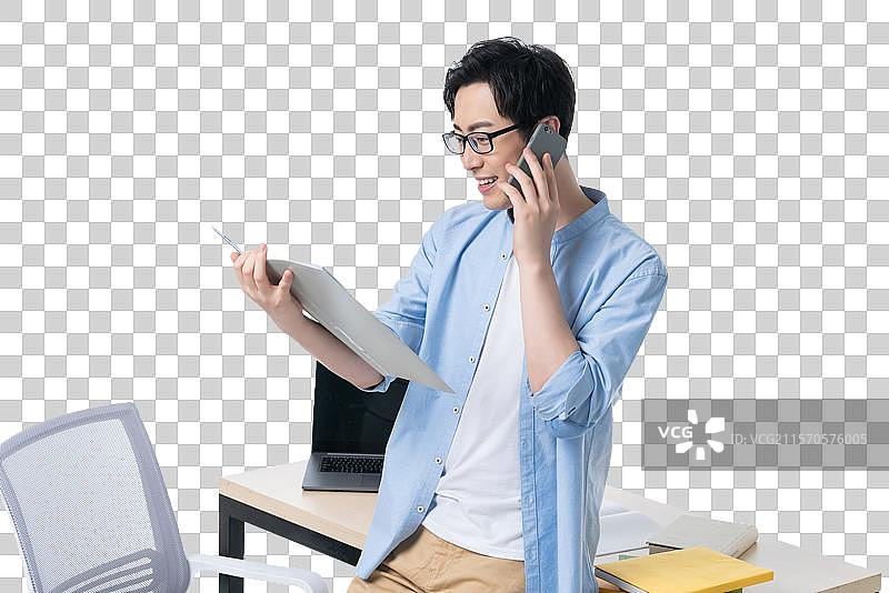 年轻男子在办公图片素材