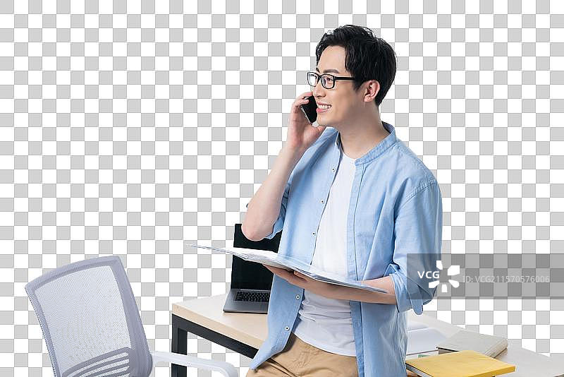 年轻男子在办公图片素材