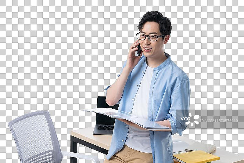 年轻男子在办公图片素材