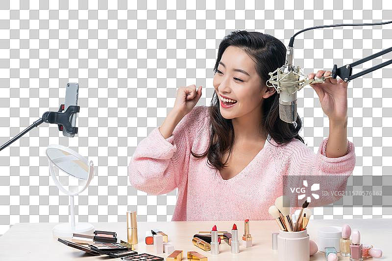 年轻女子直播图片素材