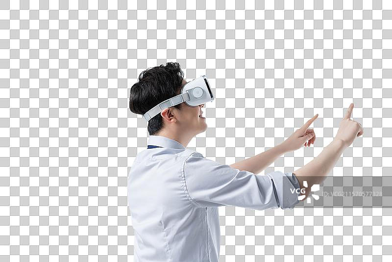 商务男士使用VR眼镜图片素材