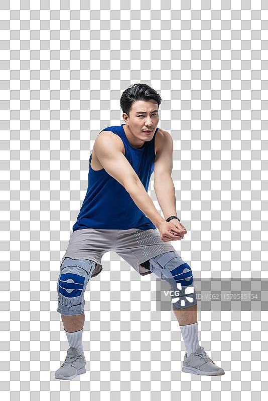 年轻男子练习打排球图片素材