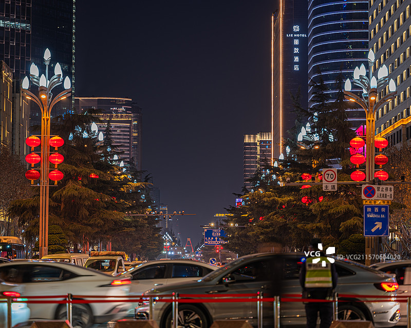 夜幕下灯火辉煌的成都天府广场图片素材