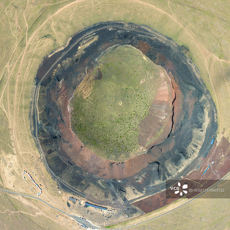 乌兰哈达火山群，草原上沉睡的炼丹炉图片素材