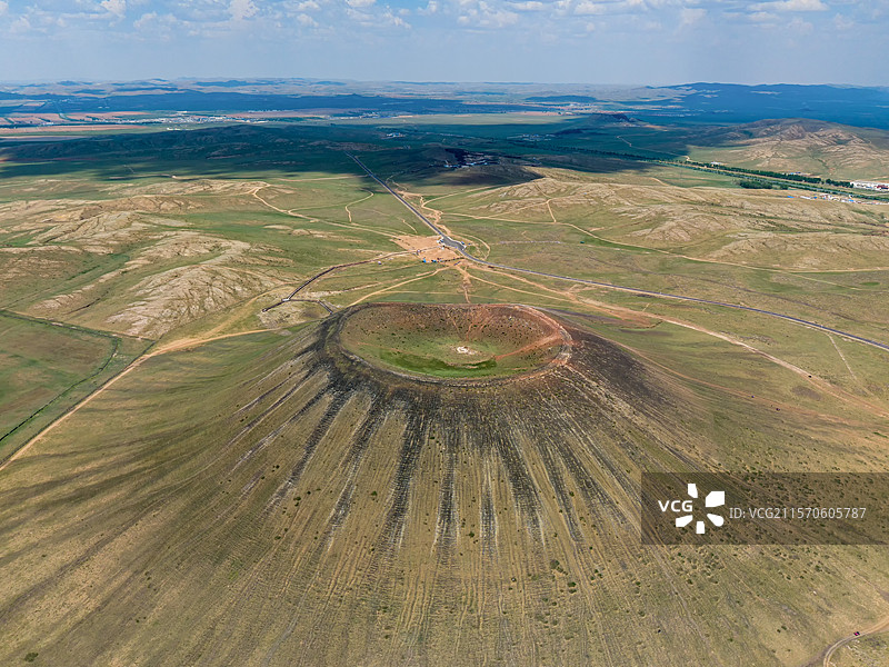 乌兰哈达火山群，草原上沉睡的炼丹炉图片素材