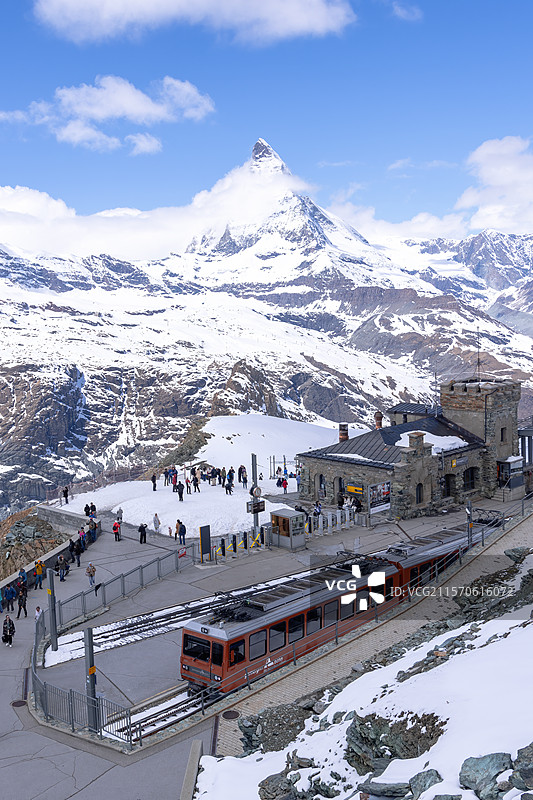 马特洪峰和齿轮火车图片素材