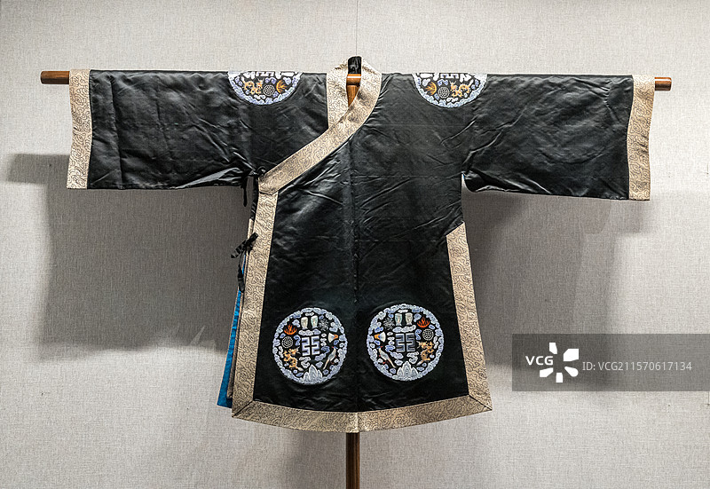 青缎绿绸里镶边祭服 民国 孔子博物馆藏图片素材