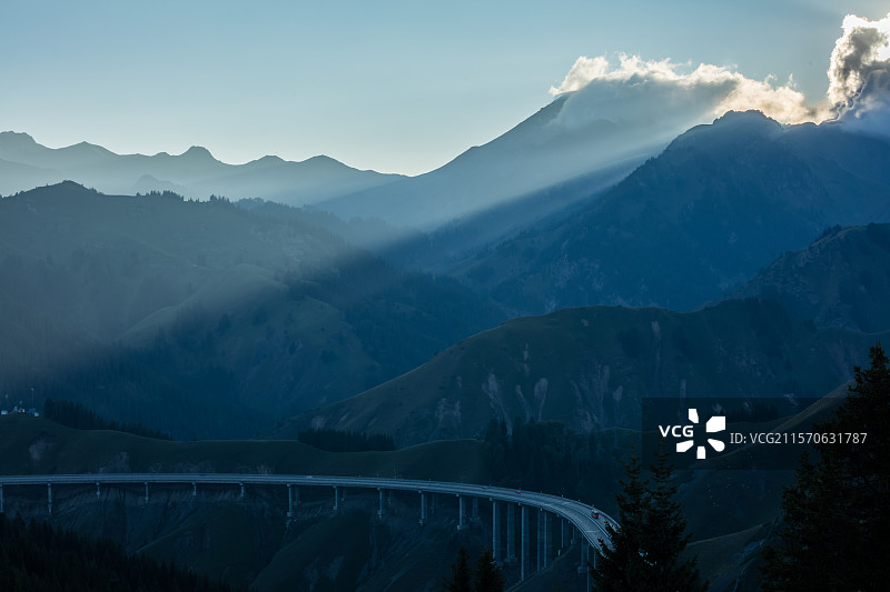 新疆果子沟风景图片素材