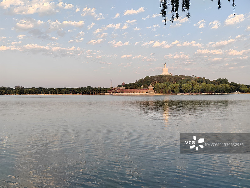 北海公园傍晚好时光图片素材