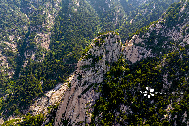 初夏的泰山风光图片素材