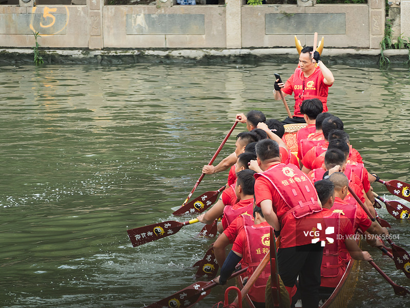 2025年5月24号下午中国广东广州白云龙舟公开赛石井河决赛现场。图片素材
