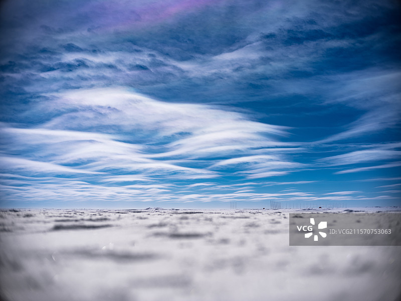 康科迪亚站附近的透镜云。康科迪亚南极研究站，Dome C高原，东南极。图片素材