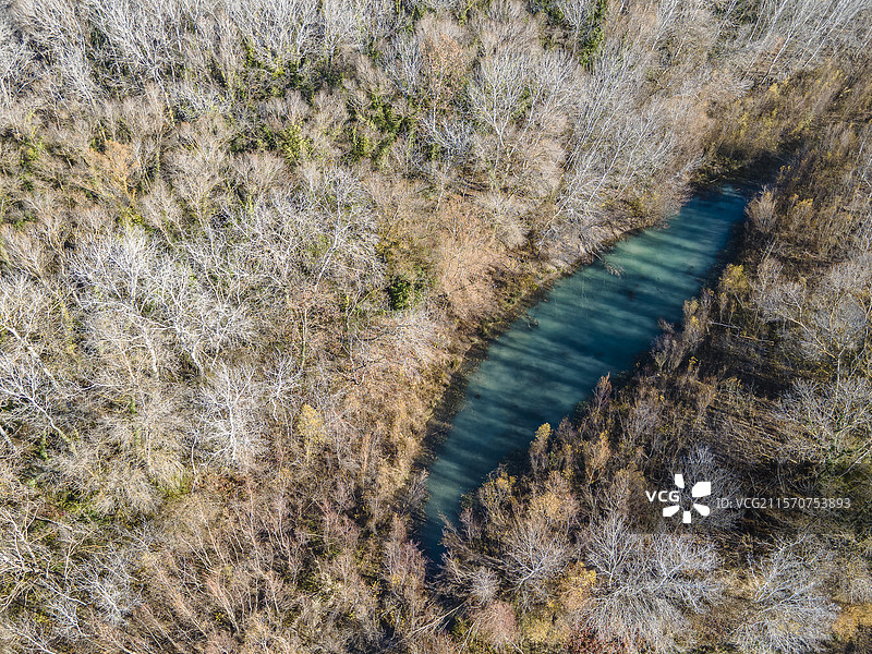 冬季的下杜朗斯河，靠近劳里斯，吕贝龙，普罗旺斯，法国图片素材