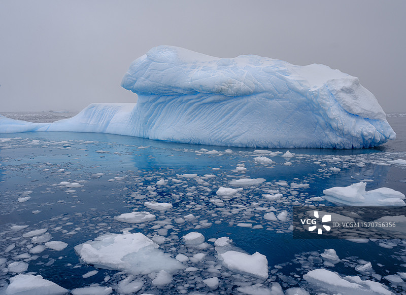 春季时分，休吉斯湾的冰山。南极洲，南极半岛图片素材