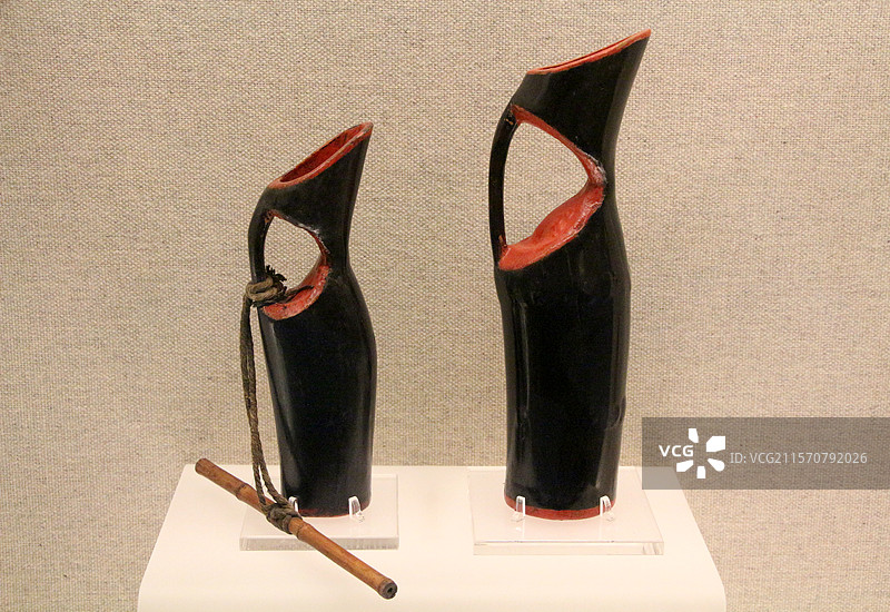 上海博物馆 —— 傈僳族黑漆竹酒壶（20世纪下半叶）云南图片素材