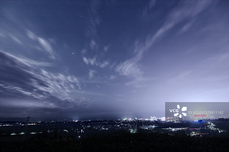 洋县中国朱鹮梨园夏夜星空图片素材